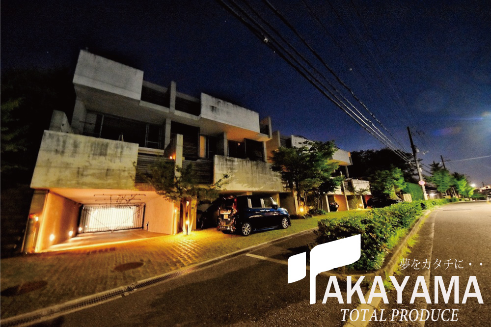 建物外観　コンクリート打ちっぱなし×緑に囲まれたデザイナーズ物件★