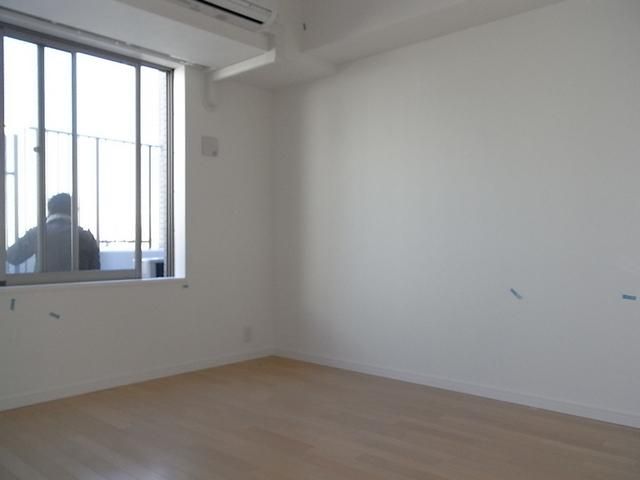 居室・リビング　採光の取れたベッドルーム