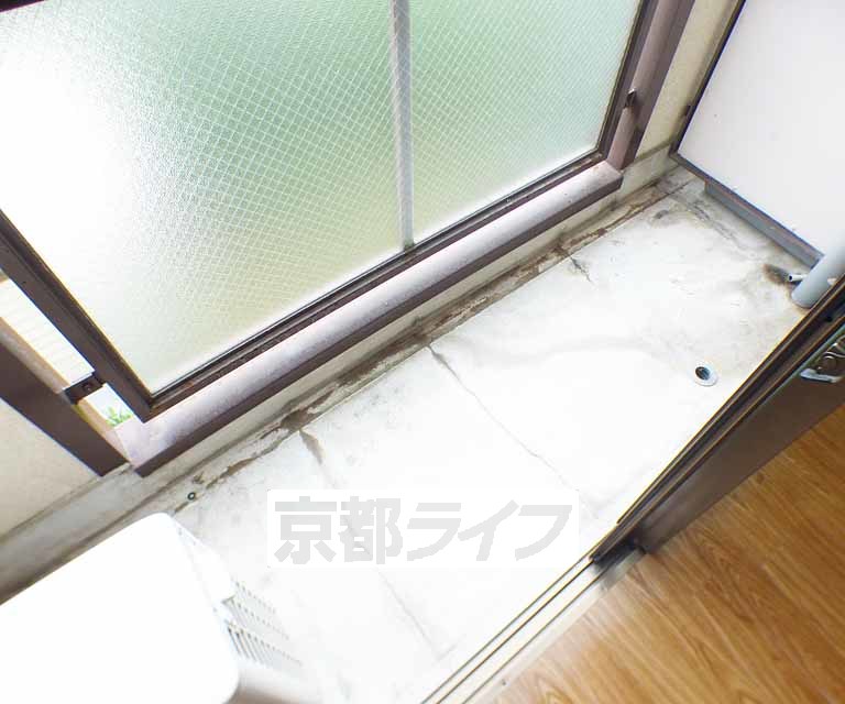 バルコニー　南向きの明るいバルコニーです。