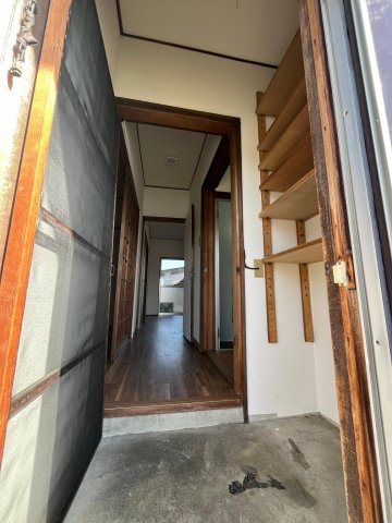 玄関　機能的な玄関です！