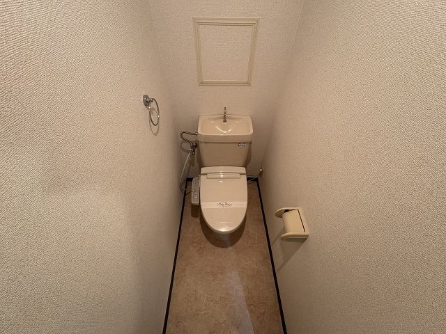 トイレ　清潔感のあるトイレです