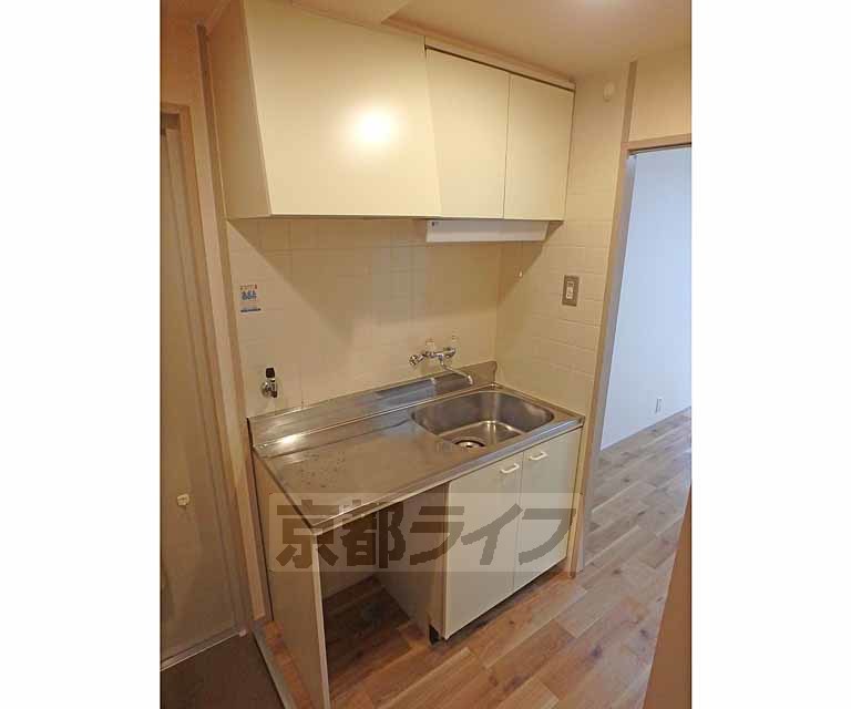 キッチン　収納たっぷりのキッチンです。