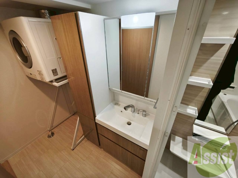 洗面設備　お洒落な独立洗面化粧台になっておりました！