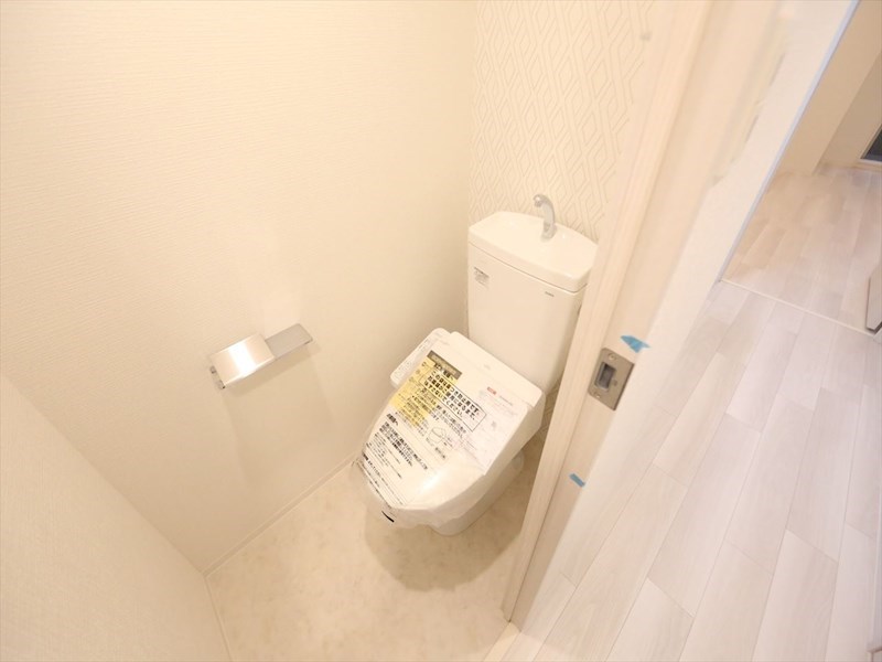 トイレ　温水洗浄暖房便座付トイレ