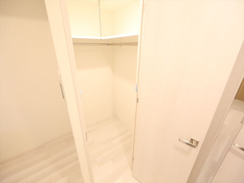 収納　ウォークインクローゼット（収納充実してます）