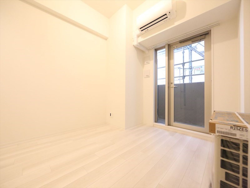 バルコニー　洋室7帖　エアコン完備　バルコニー