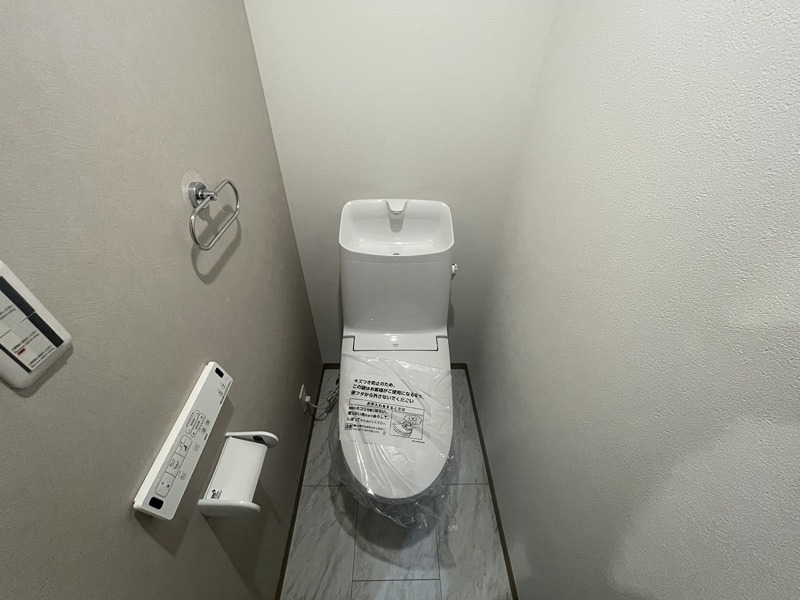 トイレ　嬉しい温水洗浄便座♪