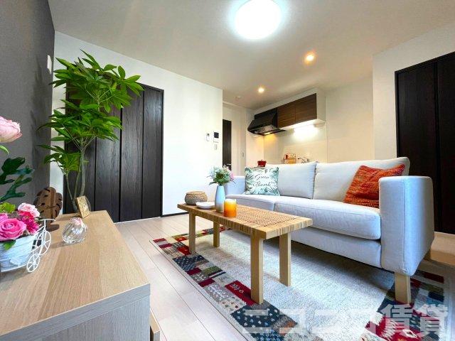 居室・リビング　モデルルームの写真のため、現状を優先致します。