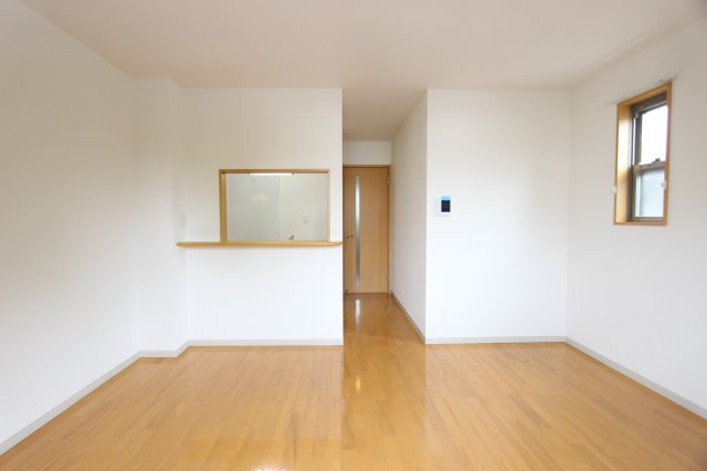 居室・リビング　参考写真です。現況優先。