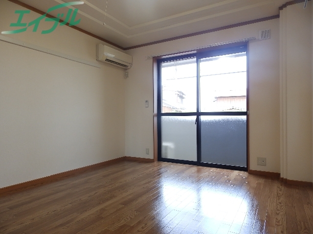 居室・リビング　同型別室のお写真です