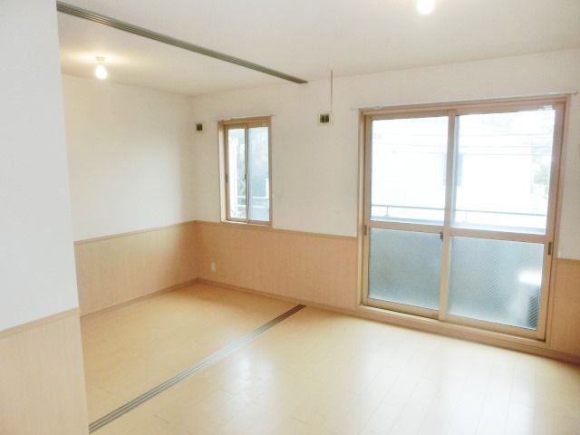 その他部屋・スペース　隣の洋室と併せて利用できる間取りです。