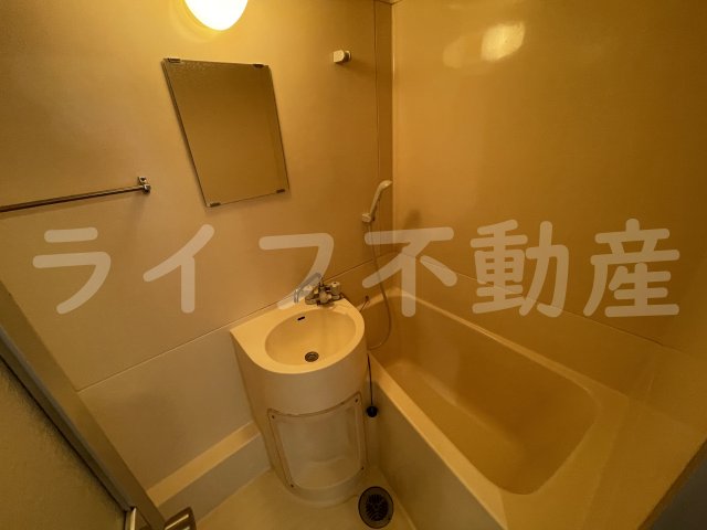 バス・シャワールーム　ゆったり過ごせるお風呂です