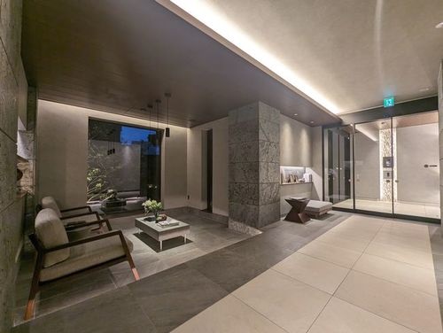 エントランス　談話スペースが利用できます