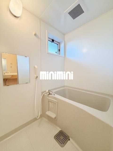 バス・シャワールーム　同物件同間取り別室の写真です