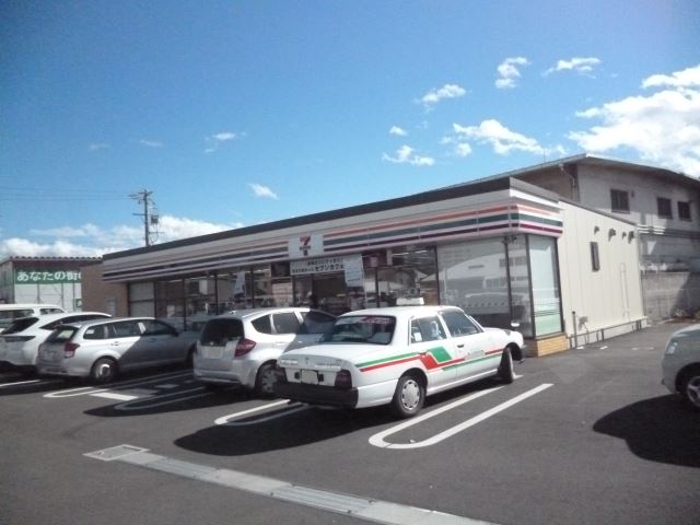 コンビニ　セブンイレブン（コンビニ）まで50m