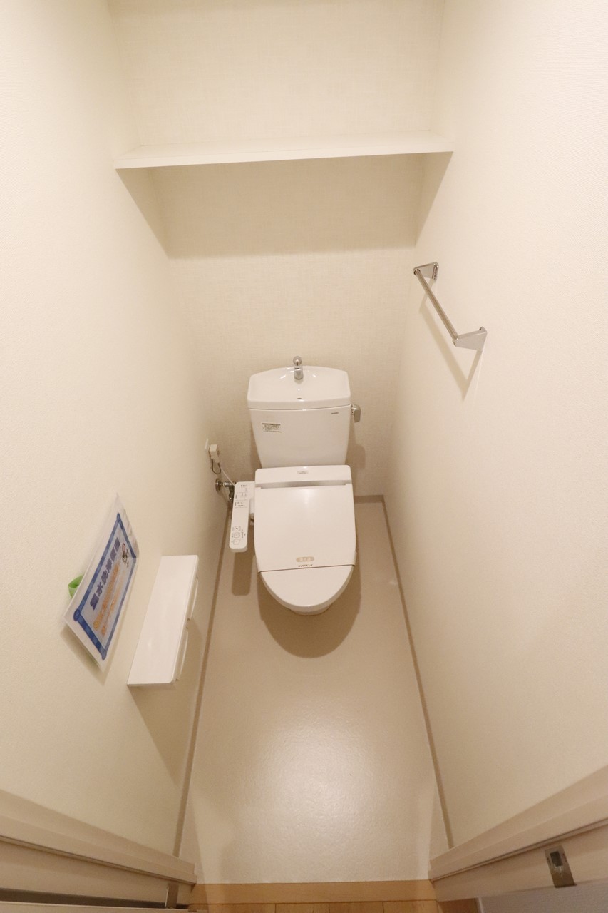 トイレ　※同物件、別部屋の写真です。