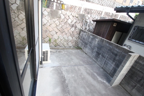 庭　※別部屋の写真です