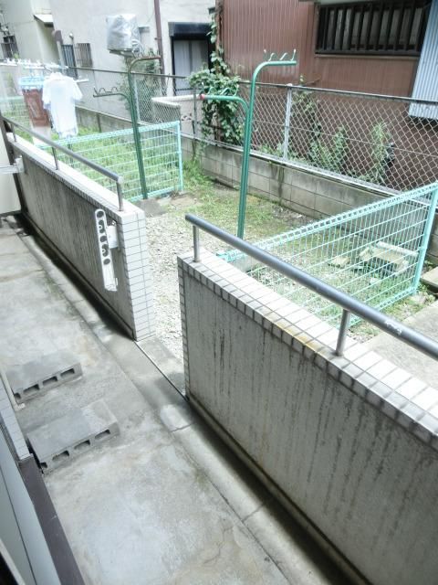 バルコニー　テラスあり