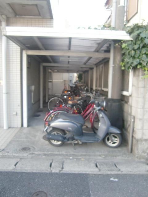その他共有部分　バイク置き場有ります