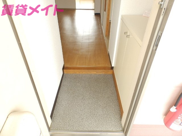 玄関　同物件別室参照