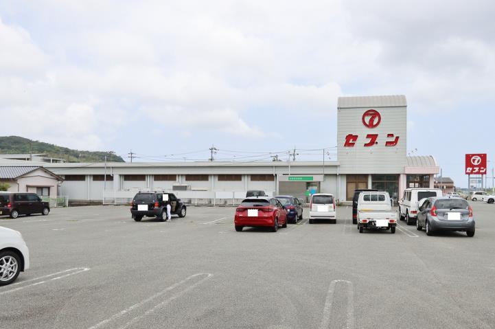 スーパー　セブン津乃峰店（スーパー）まで413m