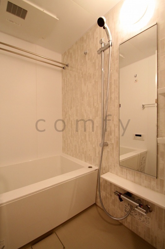 バス・シャワールーム　バスルーム