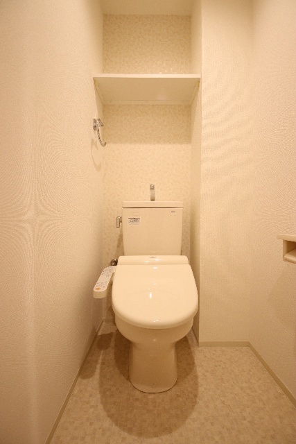 トイレ　※別室の参考写真の為、現況優先です。