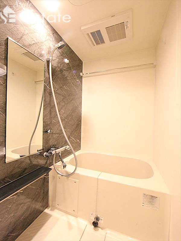 バス・シャワールーム　バスルーム