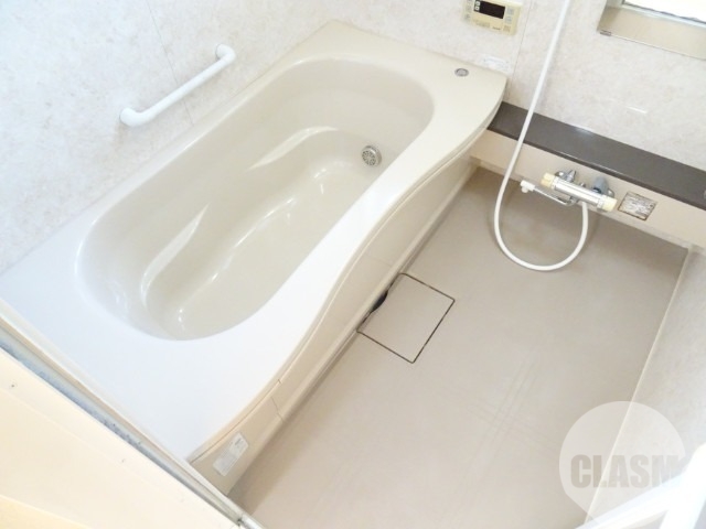 バス・シャワールーム　浴室乾燥機＆追焚機能付き広々バスルーム♪