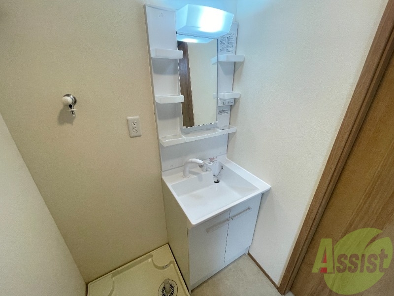 洗面設備　洗面台は独立しております。脱衣所もあり嬉しいですね。