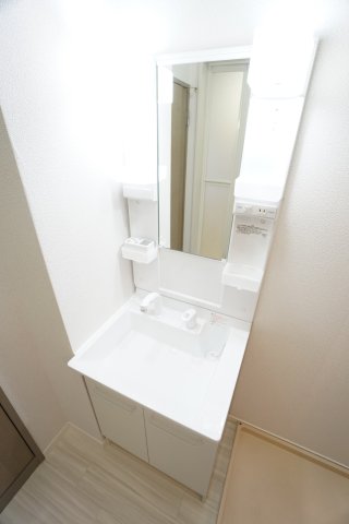 洗面設備　※同物件・同タイプの写真です。