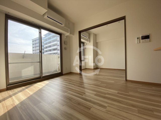 居室・リビング　クローバー・レジデンス文の里　リビング