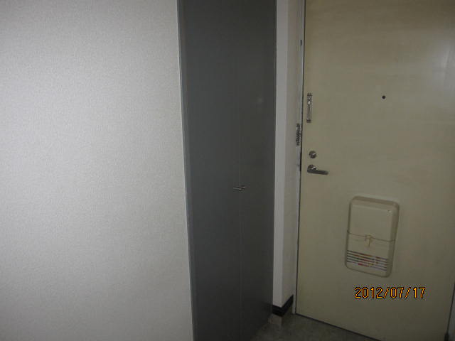 玄関　反転タイプになります