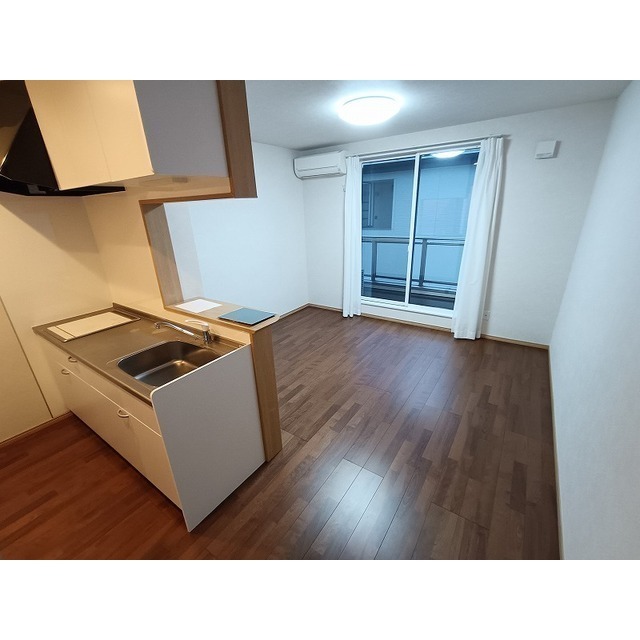 居室・リビング　※同建物別部屋参考画像