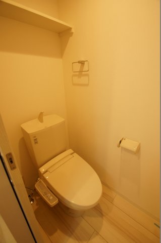 トイレ　「温水洗浄便座付トイレ」