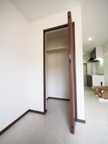 収納　丈の長いお洋服もかけられるクローゼット