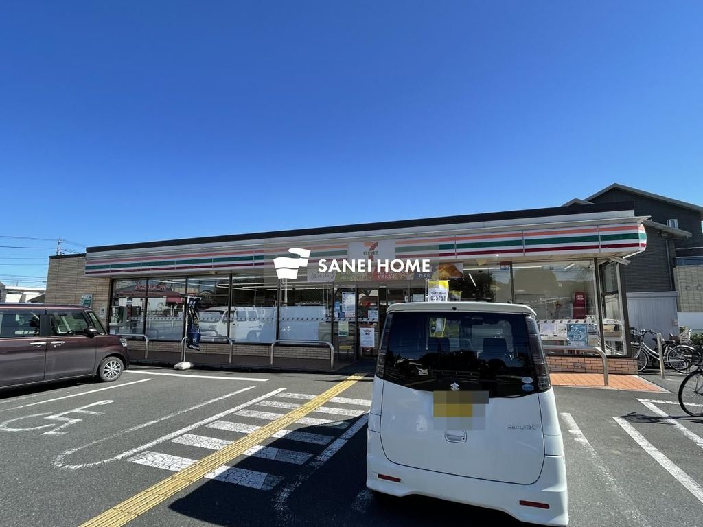 コンビニ　セブンイレブン飯能川寺店（コンビニ）まで300m