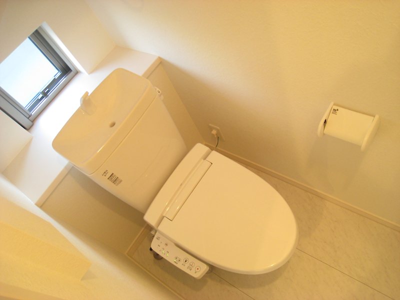 トイレ　温水洗浄便座付き