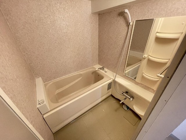 バス・シャワールーム　同物件別部屋のお写真です。