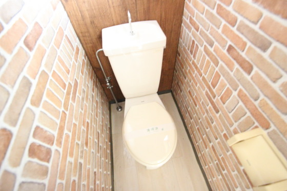 トイレ　※別号室の写真です