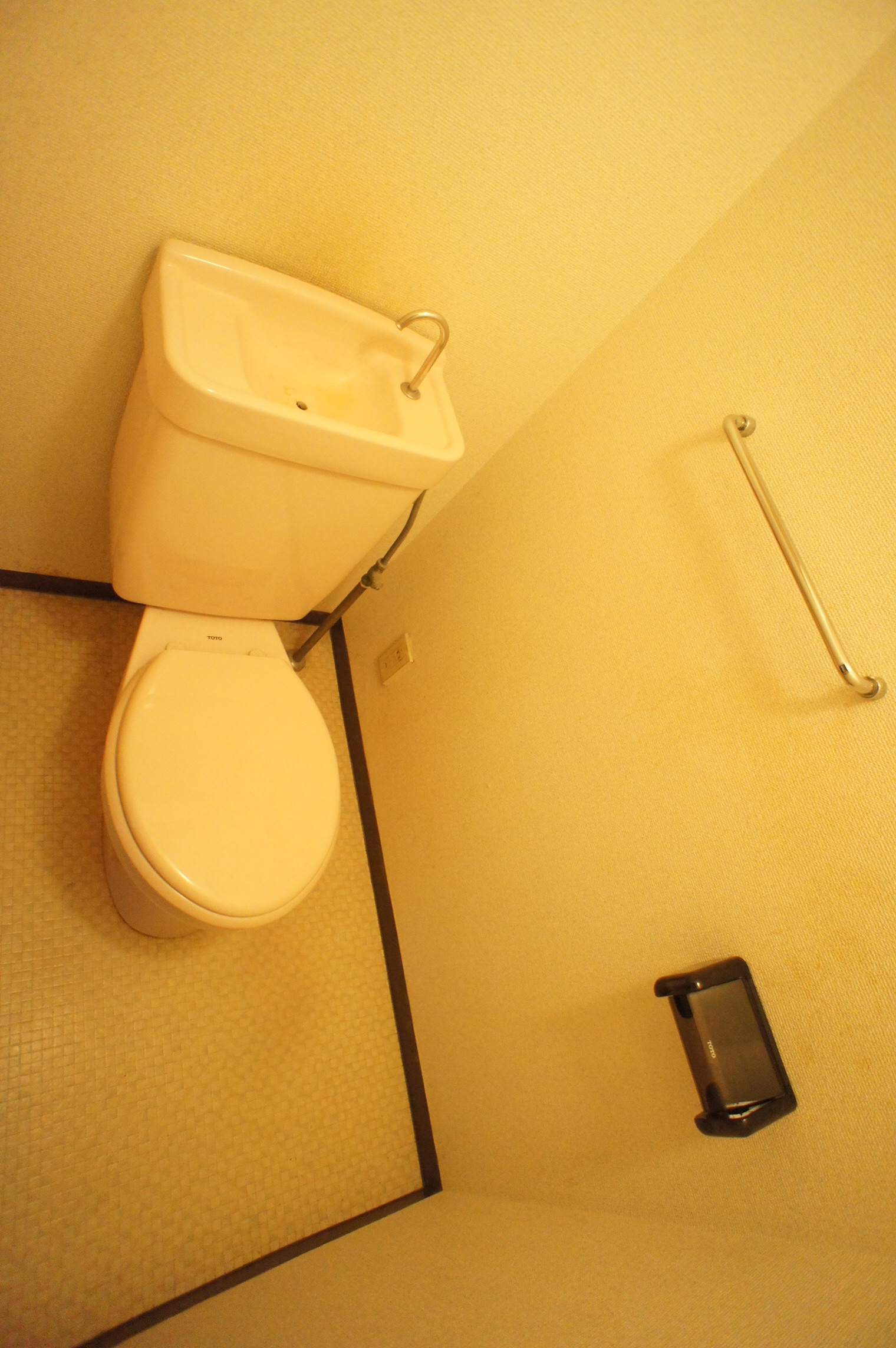 トイレ　タオル掛け有ります！