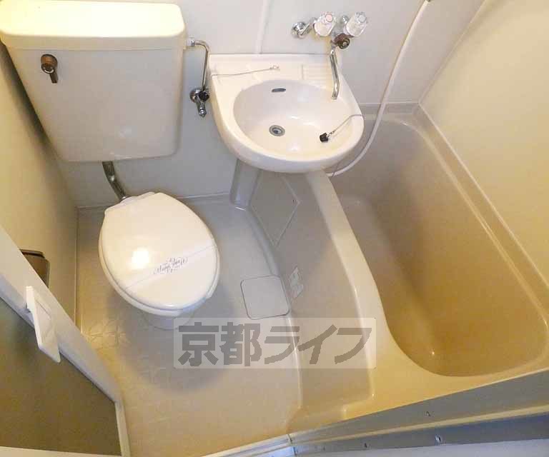 バス・シャワールーム　きれいなユニットバスです