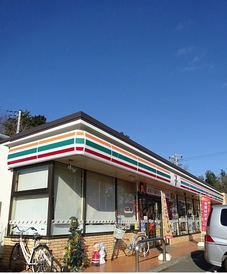 コンビニ　セブンイレブン（コンビニ）まで350m
