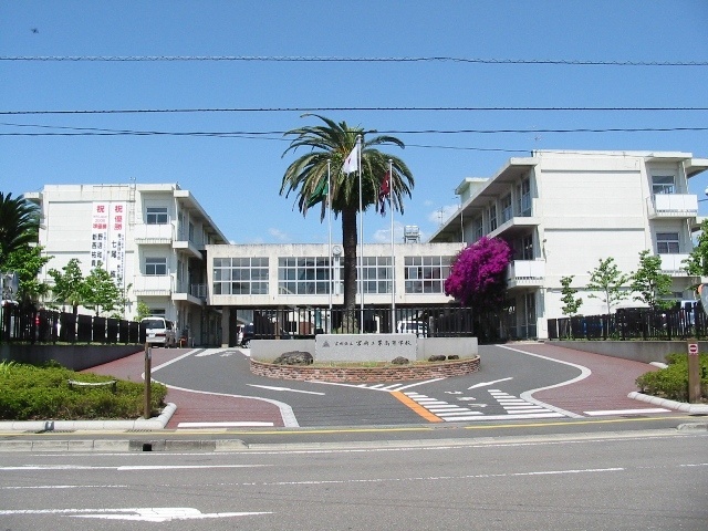 高校・高専　宮崎県立宮崎工業高校（高校・高専）まで2110m