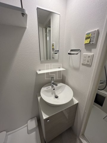 洗面設備　エスリードレジデンス大阪難波　独立洗面化粧台