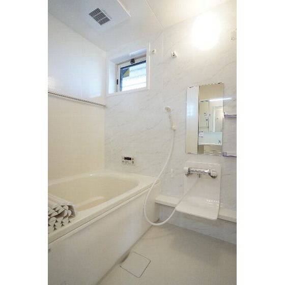 バス・シャワールーム　追い焚き、浴室乾燥機付き