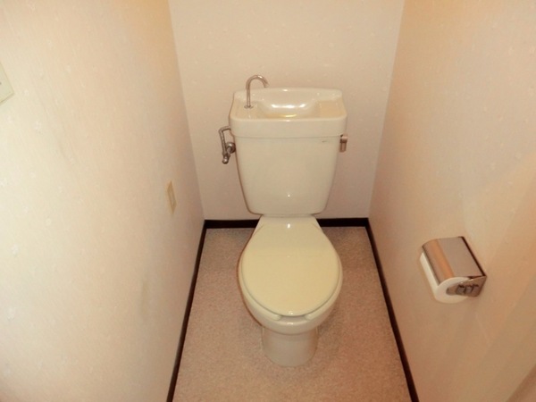 トイレ　コンパクトで使いやすいトイレです☆