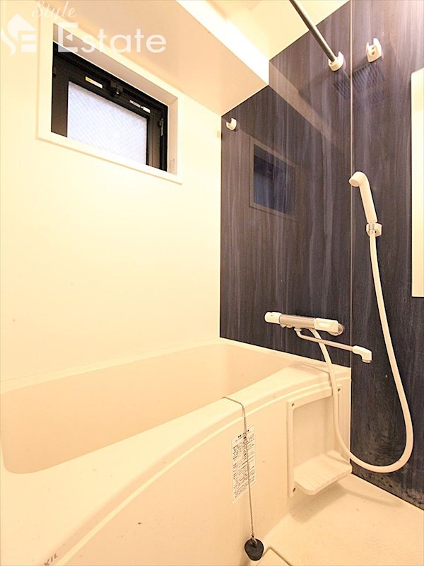 バス・シャワールーム　バスルーム