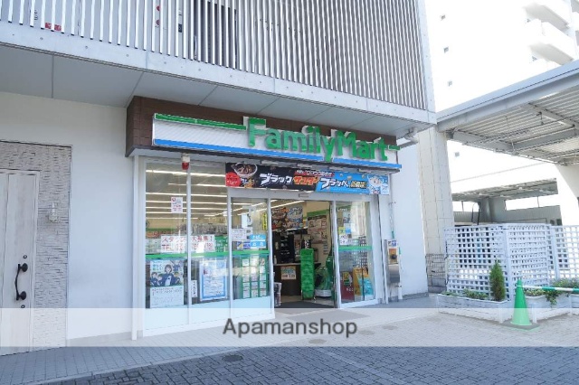 コンビニ　ファミリーマート（コンビニ）まで350m