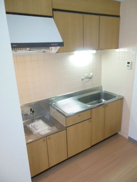 キッチン　★調理スペースも広めのキッチンです★